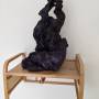 ohne_titel_2021_skulptur_aus_ungebranntem_ton_pigment_regal_hoehe_53_cm.jpg